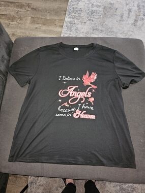 I Believe in Angels Graphic Tee - Black with Pink Print